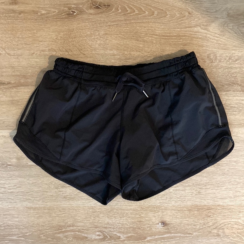Lululemon Hotty Hot shorts size 6.